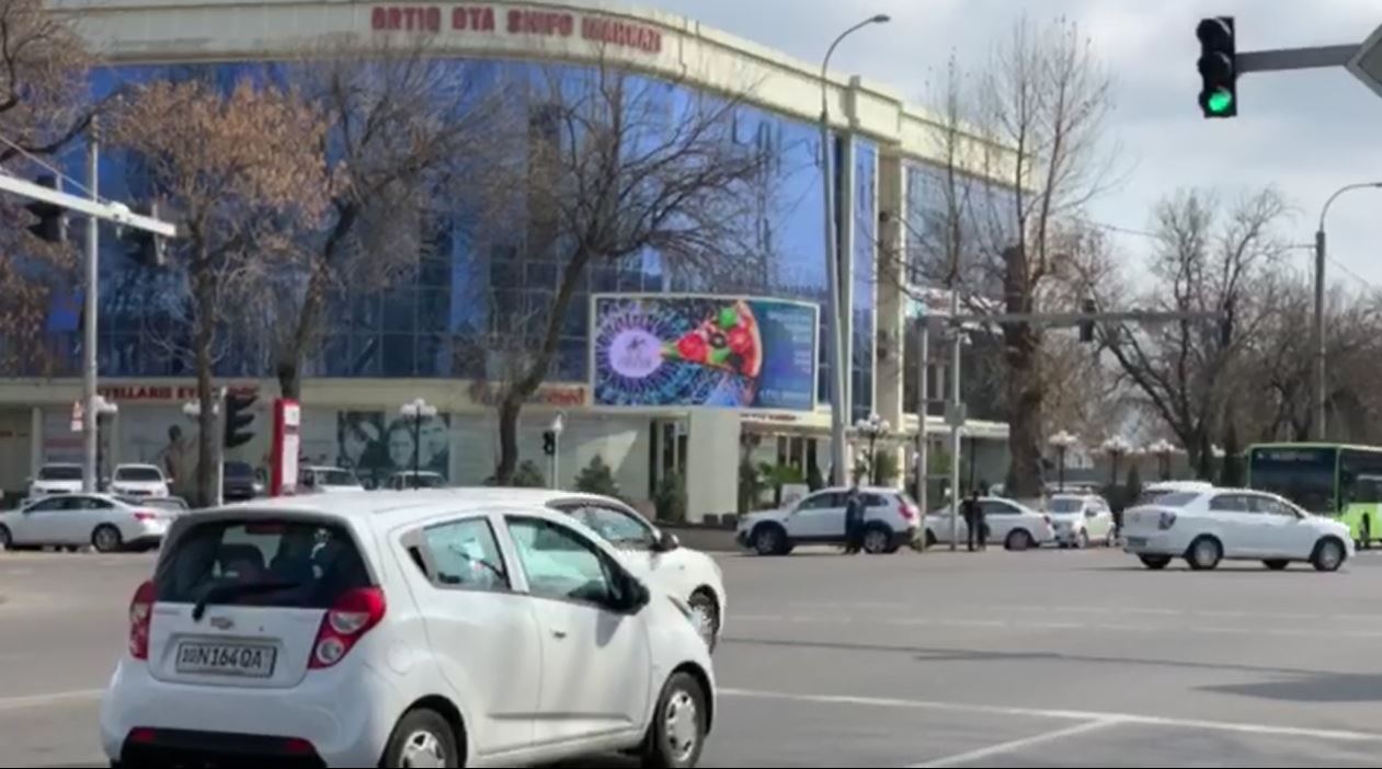 №0235- КБ.LED экран. Яшнабадский р-н.Перекрёсток Эфенди, ГУВД. 3x6м.